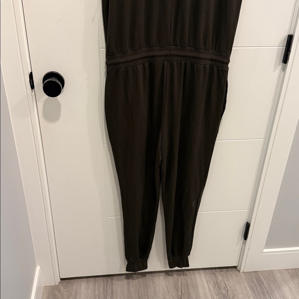 Hybo Women's Jumpsuit size medium NWT - Picture 7 of 8